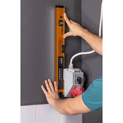 Poziomnica z wyświetlaczem elektronicznym LCD NEO TOOLS 60 cm, aluminium, pion / poziom/ kąt prosty