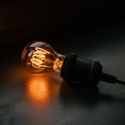 Żarówka LED Filament E27 A60 4W 230V 2000K 250lm SF dymiona Forever Light